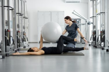 Rehabilitation sports vs. prevention courses - What makes sense for my fitness programme?